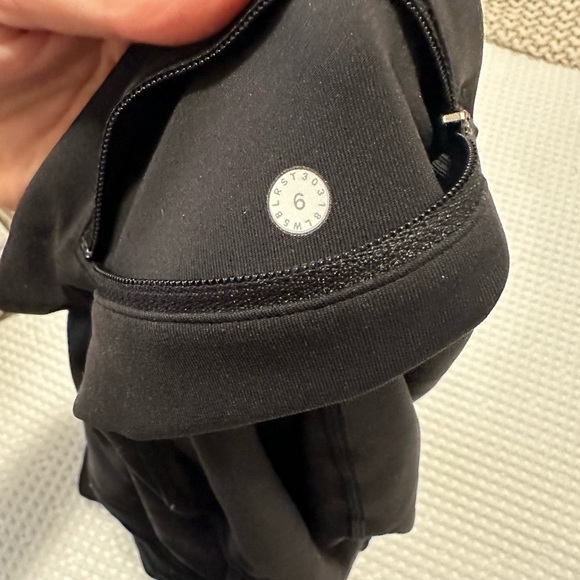 Lululemon Black Leggings with Mesh Details - size 6 - Picture 3 of 4